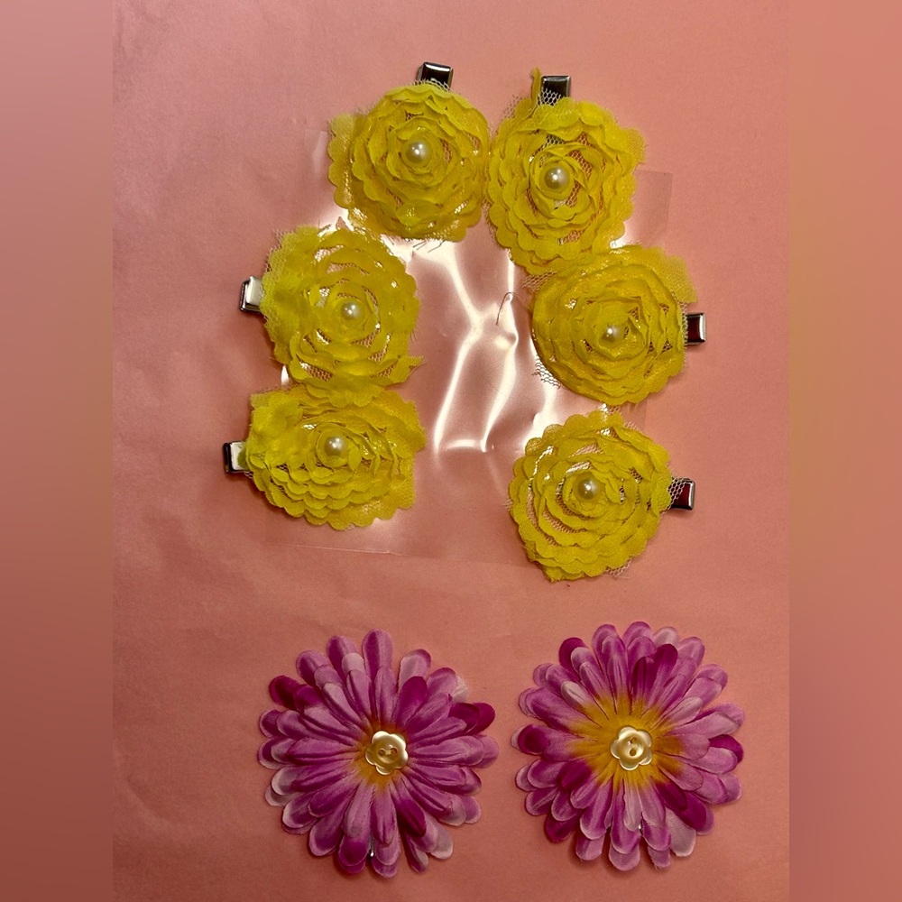 Bundle of 12 Floral Hair Clips
(95)
